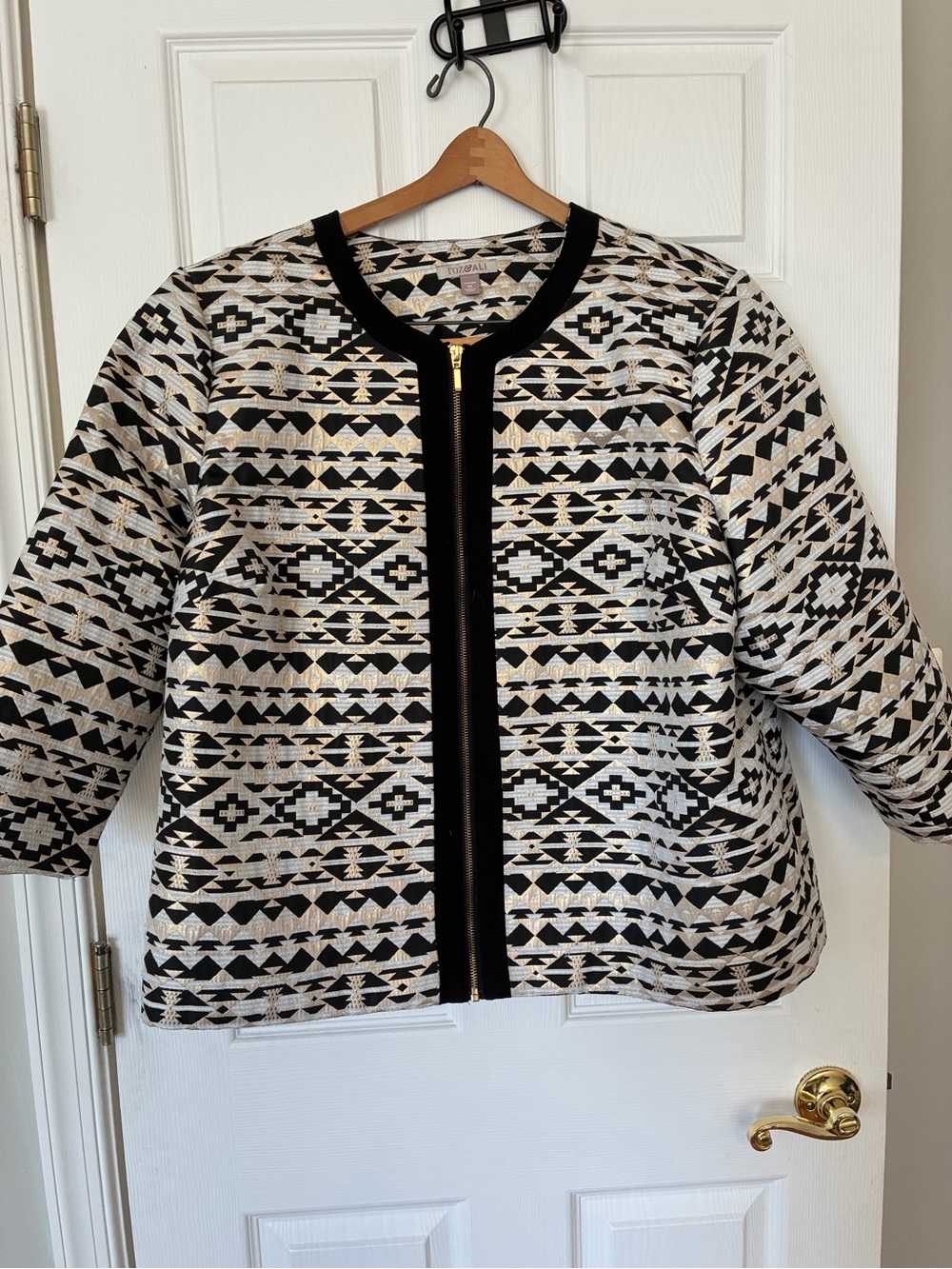 3X Roz & Ali Black, Cream & Gold Geometric Zip-Front Jacket